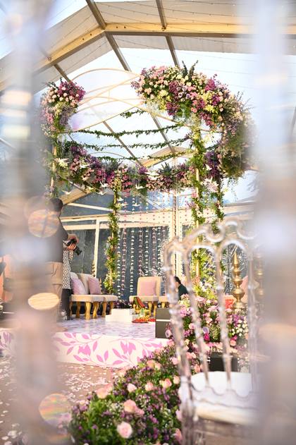 Mandap and Floral detail — Wedding decor — Radisson Blu